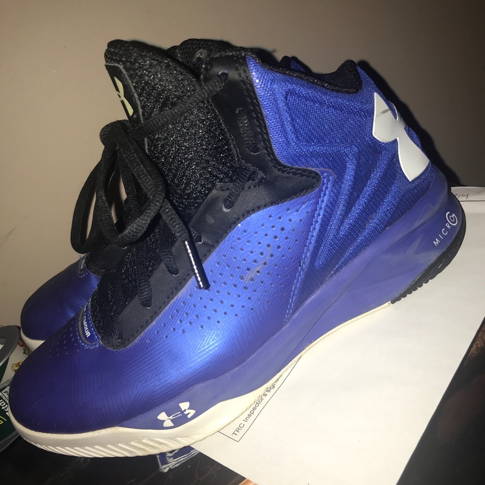 Blue under armor basketball sneakers size 8
